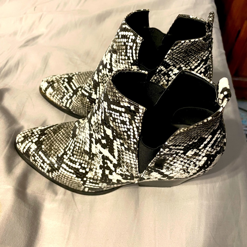 Black/white animal print booties. Size 8